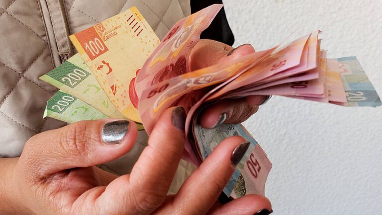 Fitch ratifica calificación BBB- de México; advierte “débil” crecimiento