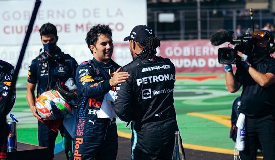 Hamilton reconoce el histórico triunfo de ‘Checo’ Pérez en el GP de México