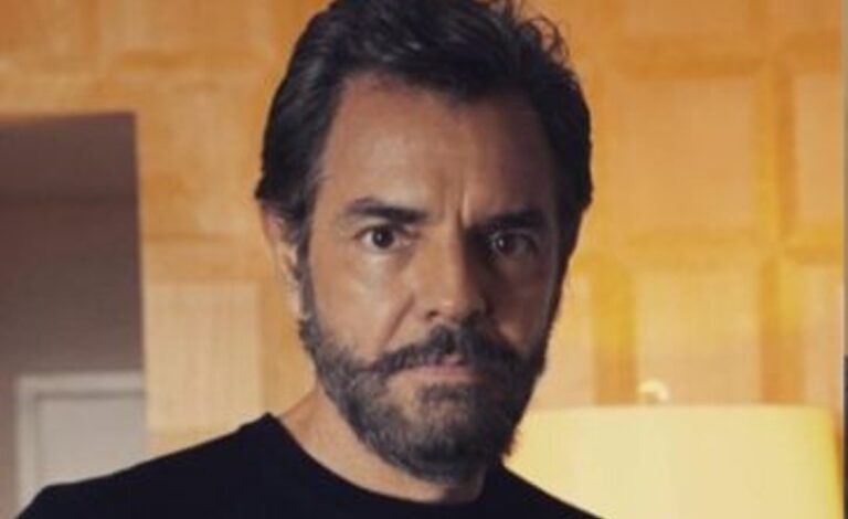 Famosa cantante comparte foto con Eugenio Derbez