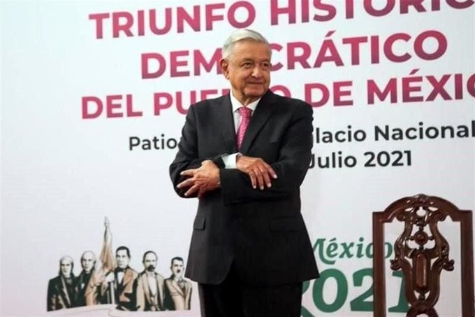 Horacio Franco, flautista mexicano, sorprende a AMLO con mañanitas